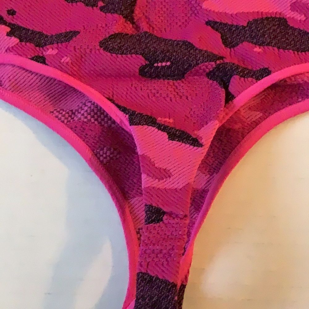 AVOCADO CUT OUT BODYSUIT - Picture 7 of 8